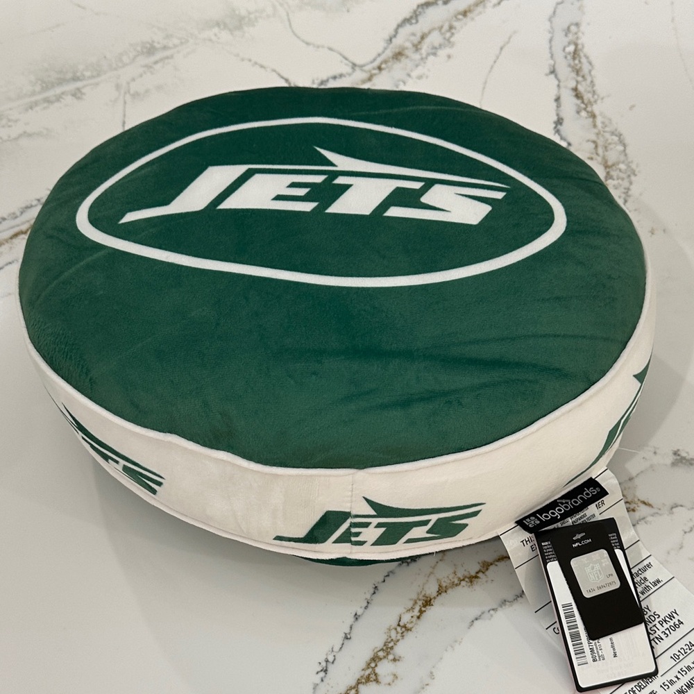 Jets Green and White Round Cushion